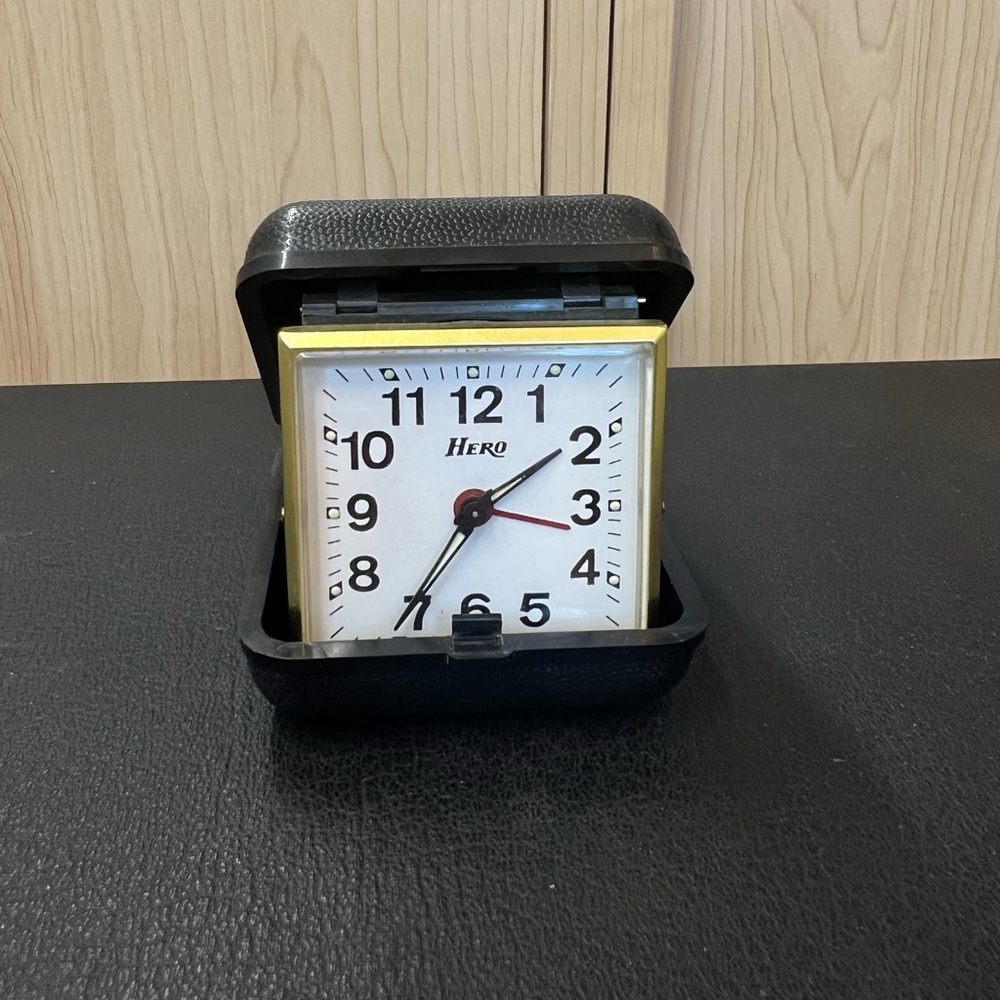 Hero Travel Clock